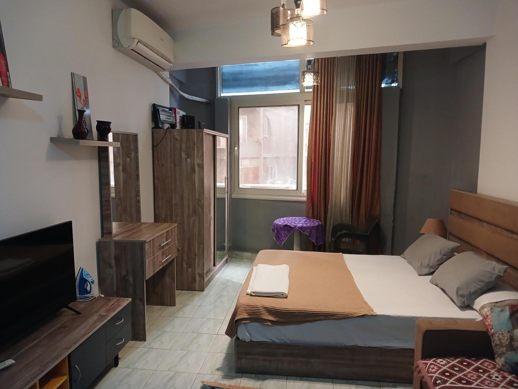 Cheops Pyramid Apartment